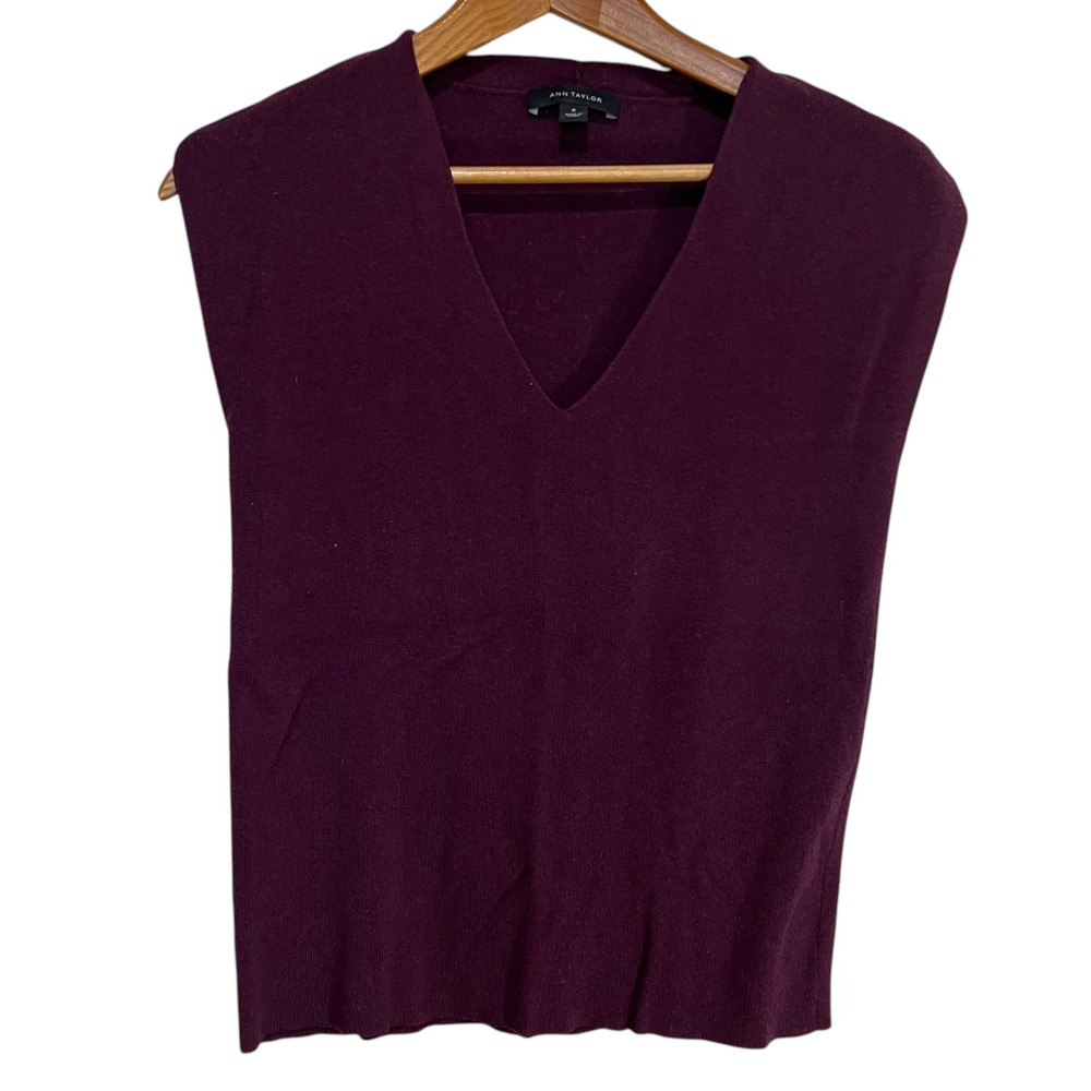 Ann Taylor Sweater Vest Sleeveless V-Neck‎ Knit Top Layering Burgundy M